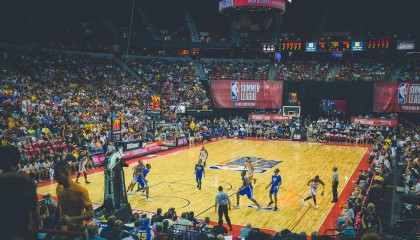 开云体育在线登录-皮特·斯图斯的防守天赋让他成为南非队的超级球员，皮斯特耶